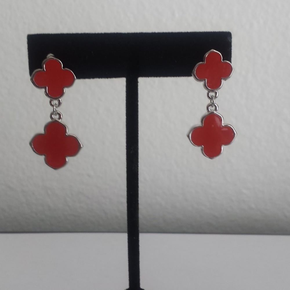 Stued silver earrings, Red clover
